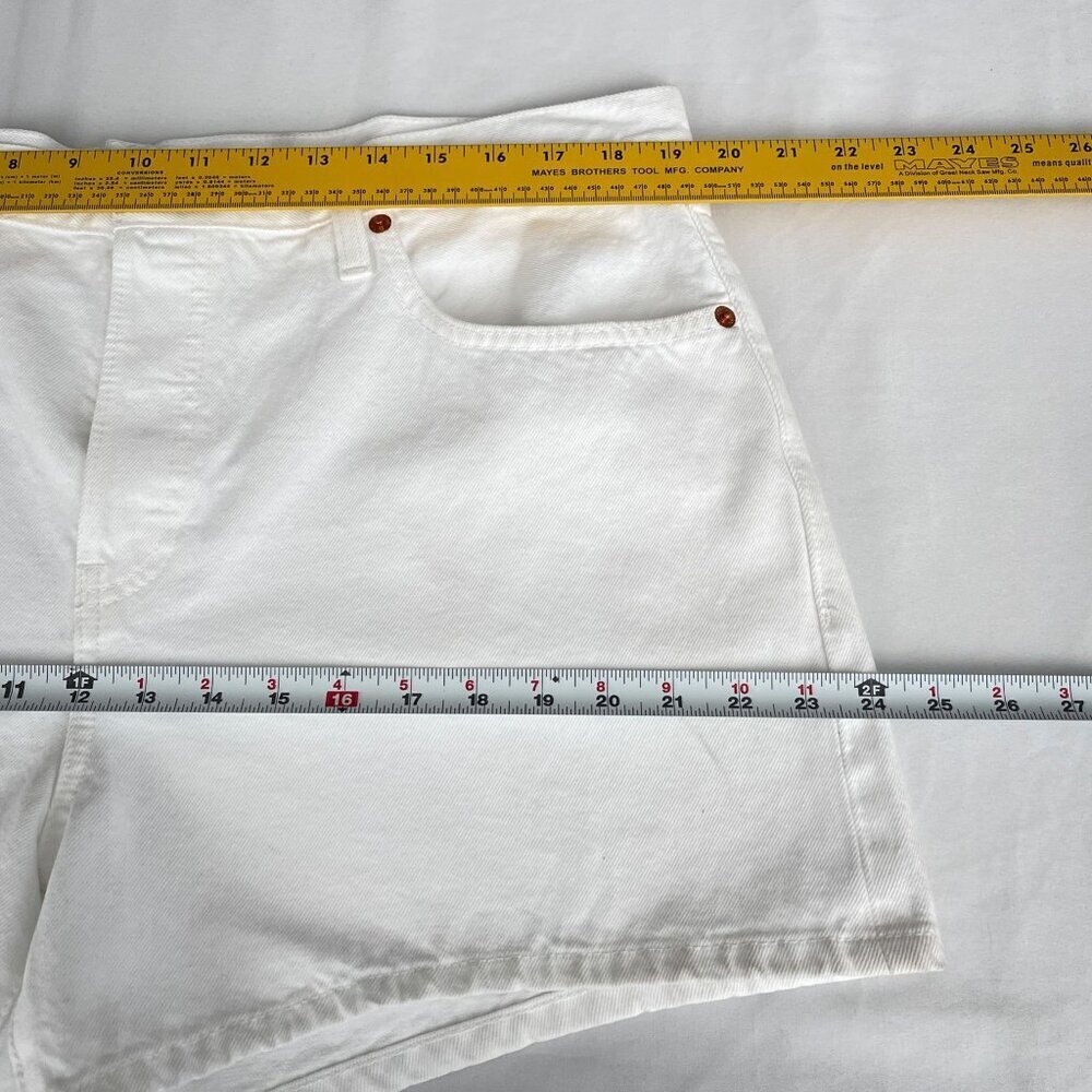 Re/Done Button Fly Mid-Rise Boy Shorts White Rigid Denim Womens 32‎ NWT - Picture 11 of 16